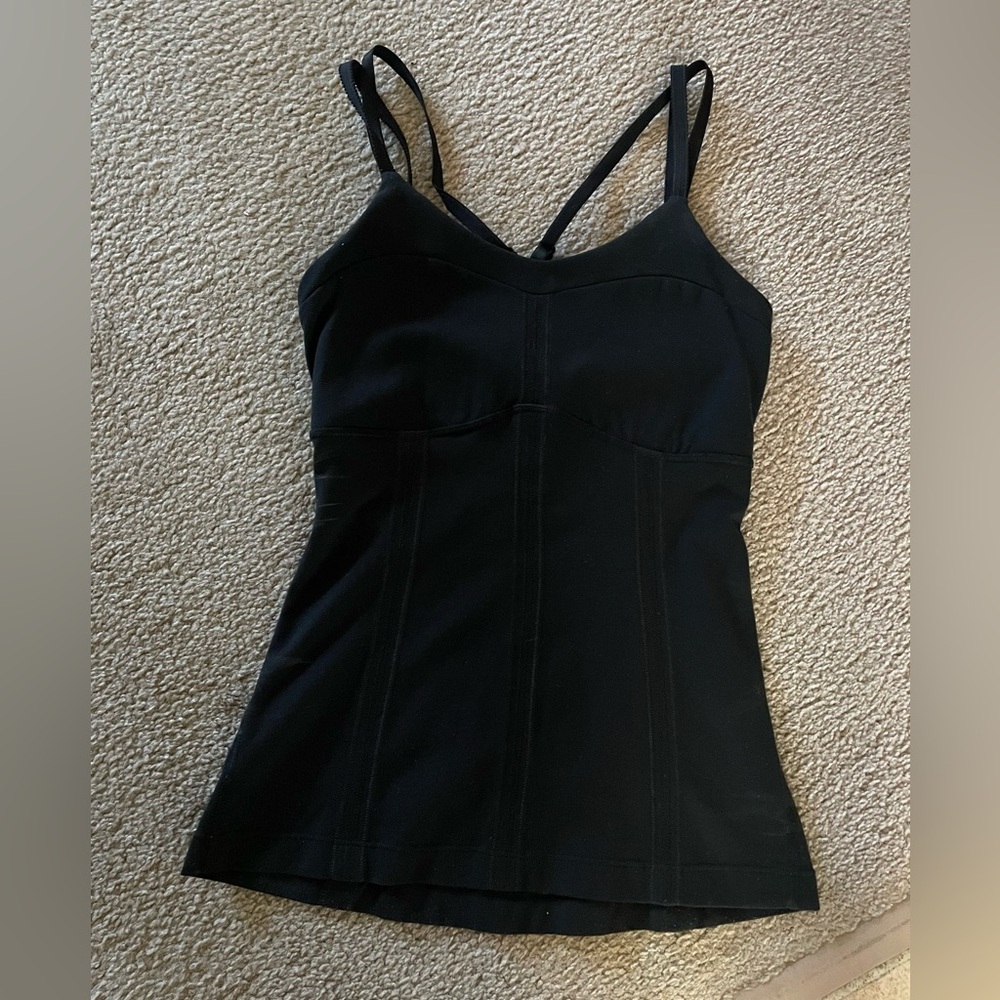 Lululemon tank - Picture 1 of 3
